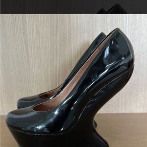 Aldo Glossy Black Heels